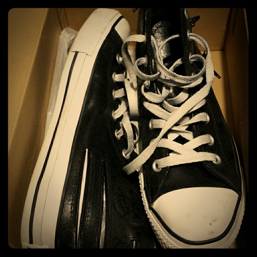 Zipper Converse Sneaker